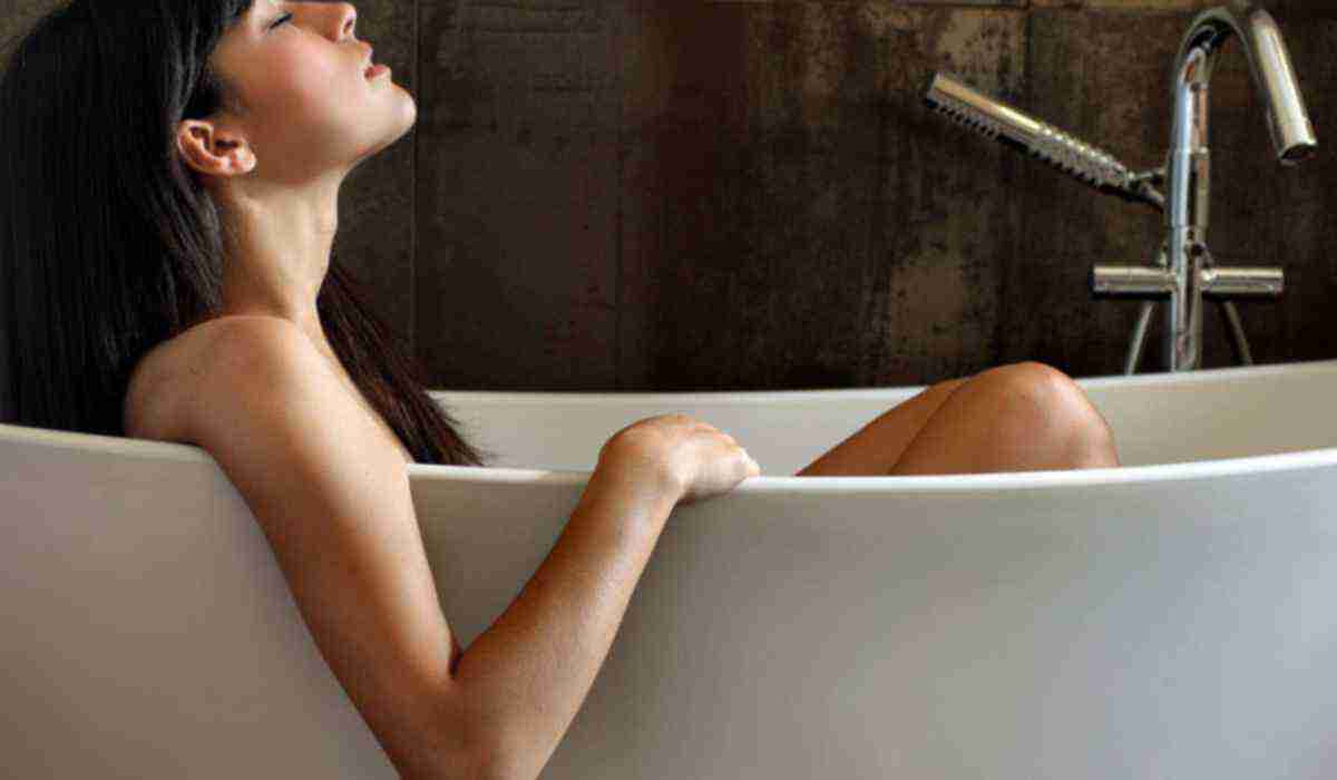 Как правильно установить и подключить ванну?
