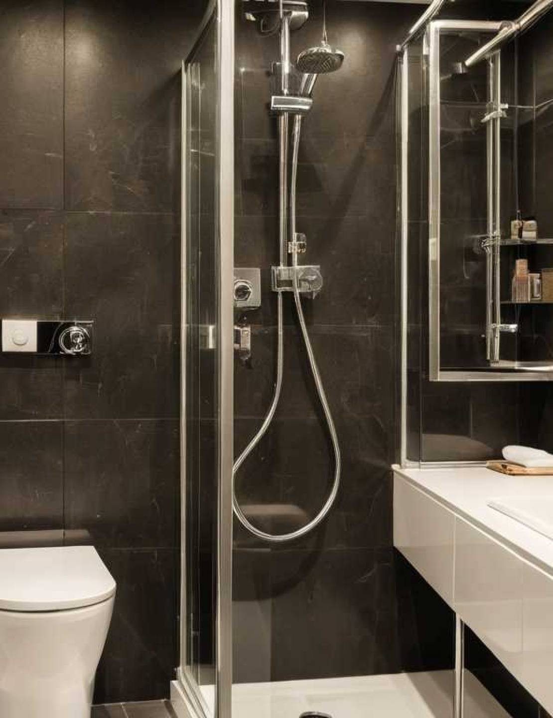 Как правильно монтировать водяной полотенцесушитель